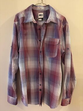 MEC Men's Button-Down Plaid Shirt in purple, red and White, Sz L, relaxed fit.